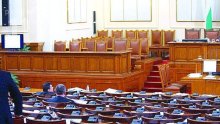 Безочие! Депутатите с 25 дни коледна ваканция