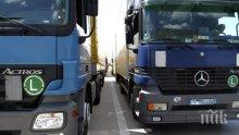 Български камион шокира Германия - движи се на заден по магистралата!