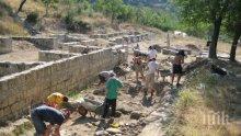 Археолози откриха три църкви и параклис край Драгойново
