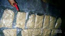 Куче откри 100 килограма хероин в български ТИР в Гърция
