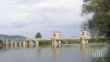 Река Тунджа край Елхово мина критичния праг, паркът е наводнен