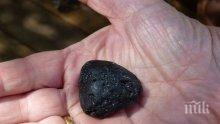 Мъж намери парче метеорит на нивата си на село