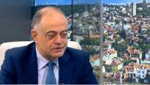 "Гном" е идеологът на "Протестна мрежа". Добре е ген. Атанасов първо да си каже за микрофоните в дома на Филчев, за Косьо Самоковеца и за обвиненията на жена му Анелия. После да обяснява, че протестърите били слушани!
