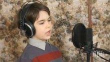 Трън иска 8-годишния Виктор, който просълзи хиляди с песен за 3 март, за почетен гражданин
