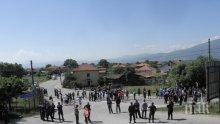 Протестиращите в Гърмен вдигнаха блокадата, утре среща при областния управител