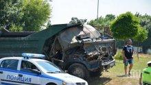 Зверска катастрофа във Варна! Камион се преобърна близо до "Метро", смачкан е до неузнаваемост (снимки)