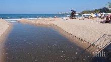 Управителят на плаж Лозенец: Днес пак са взети проби от морската вода
