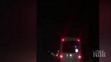 Зрелищен екшън! Автобус от градския транспорт хвърчи със 100 км в Пловдив! Служителка на фирмата крещи: Това е монтаж! (видео)