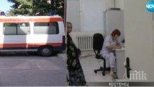 Невиждно! Само в България: Две линейки са с един шофьор