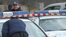 Полицаи обградиха кола край Враца (снимки)

