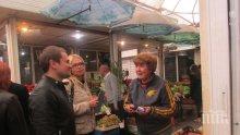 Кандидатът за кмет на ПП ГЕРБ за район "Приморски" Петя Проданова се срещна с търговци от пазар "Чаталджа"