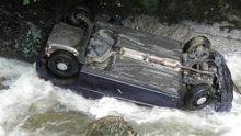 Трагедия край Враца! Кола падна в река Скът, шофьорът загина 