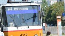 Трамвай се счупи в центъра на София, предизвика задръстване