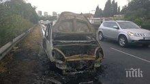 Кола изгоря напълно на паркинг във Враца