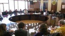 Проблемни пътища още преди снега в Русенско