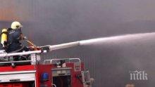 Почтти 13 часа пожарникарите гасяха пламналия камион със слама на "Тракия"