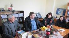 Евродепутатът от ГЕРБ/ЕНП Емил Радев дари книги на читалищната библиотека в с. Приселци