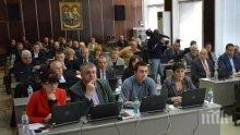 По предложение на ГЕРБ-Сливен общинските съветници намалиха заплатите си