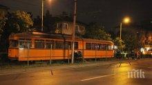 Трамвай и такси се удариха на Руски паметник в София