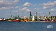 Част от пристанище Варна е временно затворено заради намалена видимост