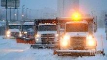 180 снегопочистващи машини извършват обработки срещу заледяване в София
