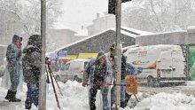 България в снежен капан - лавини и вода заляха страната! Вижте какво се случва в градовете, на места евакуираха хора
