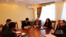 Павлова се срещна с вицепремиера на Узбекистан