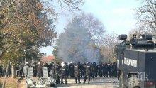 От болницата в Харманли: Един униформен е с фрактура на ръката, другите са с леки охлузвания