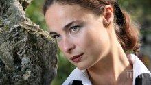 САМО В ПИК И "РЕТРО"! Йоана Буковска лапна 200 бона за година - актрисата забогатя рязко от търговия с деца