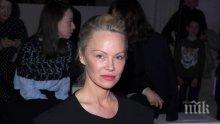 Вижте Памела Андерсън без грим. Няма да я познаете!