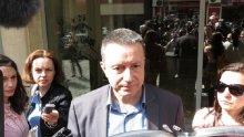 НАПРЕЖЕНИЕТО РАСТЕ! Янаки Стоилов си тръгна бесен от пленума на БСП
