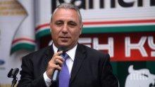 Стоичков се щракна за селфи срещу катастрофите