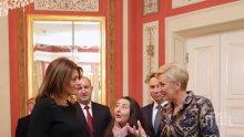 Десислава Радева със сдържан тоалет в Полша! Жената на президента се появи в черно от главата до петите (СНИМКИ)