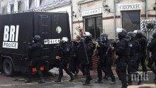 ИЗВЪНРЕДНО! Пак газят хора с автомобил във Франция! Кола се е врязала в тълпа ученици, трима са ранени! (ОБНОВЕНА)