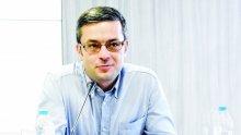 САМО В ПИК И "РЕТРО"! Тома Биков в откровена изповед: 3 години бях актьор, исках да съм новият Стоичков (УНИКАЛНИ СНИМКИ)
