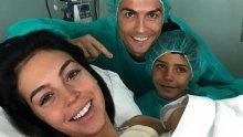 Щерката на Роналдо с първа фотосесия! Красавицата лъсна на корицата на... (СНИМКИ)