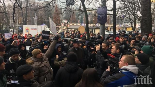 Протест в Киев заради убийството на адвокатка! Протестиращите искат бързо разследване