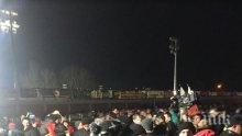 ГОРЕЩО В ПИК! 2000 човека от Югозапада се събраха в подкрепа за втора кабинка на Банско, блокираха пътя Е-79 (СНИМКИ)