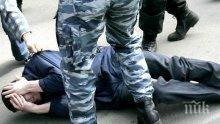 КОШМАР! Мъж написа предсмъртен есемес от полицията: Не можеш да си представиш какво правят с мен тук!
