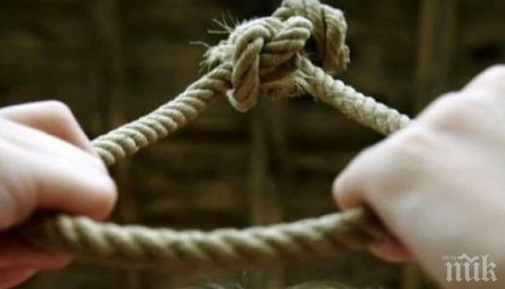 СТРАШНА ТРАГЕДИЯ РАЗТЪРСИ АЙТОС! Жената на Стойчо го откри увиснал на въжето