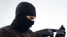 Арестуваха двама телефонни измамници