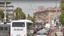 Дядка с лада катастрофира в центъра на Пловдив