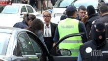 ИЗВЪНРЕДНО В ПИК TV! Кметицата на "Младост" се изнерви! Арестуваната Иванчева крещи на униформените! (ОБНОВЕНА)