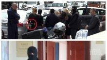 ИЗВЪНРЕДНО В ПИК TV! Тарашат община "Младост" заради ареста на кметицата, две коли със сини буркани я сгащили пред Спортната палата (СНИМКИ/ОБНОВЕНА)