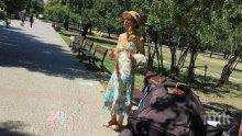 Майки алармират за жена, крадяла деца в парковете