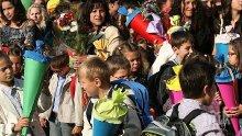 Теглят с жребий в присъствието на нотариус първолаци в столично училище