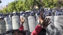 ПРОТЕСТИ: Седем полицейски служители са ранени в Скопие
