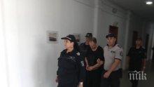 ИЗВЪНРЕДНО! Ето го свирепия Боби Хлебаря, който с ритници и юмруци уби сестра си! Лъсна причината за побоя (СНИМКИ)