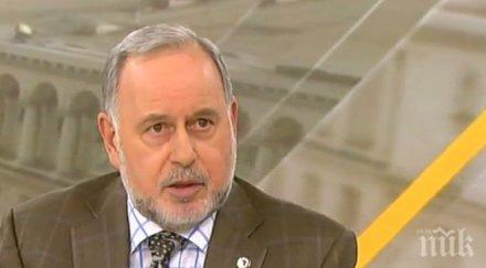 Червен отпор! Славчо Велков не дава главата на проф. Плочев