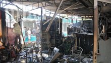 Пожар изпепели заведение на пазара в столичния „Дружба” (снимки)